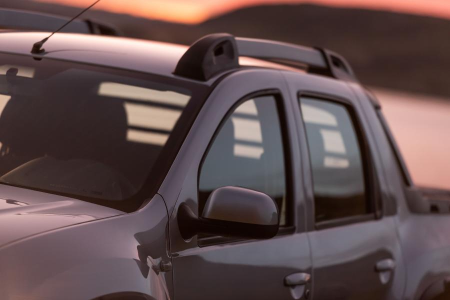 Детали экстерьера Renault Duster Oroch Dynamique 2.0 4x4 2018 года  (фото 17 из 40)